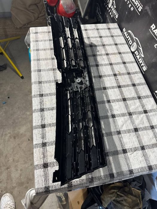 Grila bara fata Volkswagen Touareg Facelift 2014/2015/2016/2017