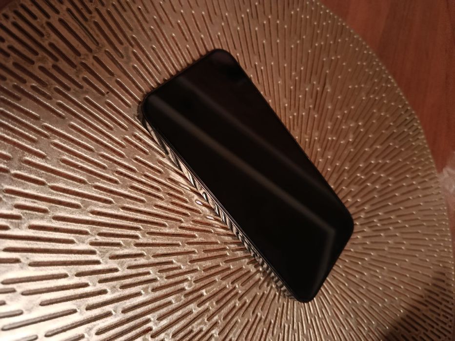 Продам айфон 13 про