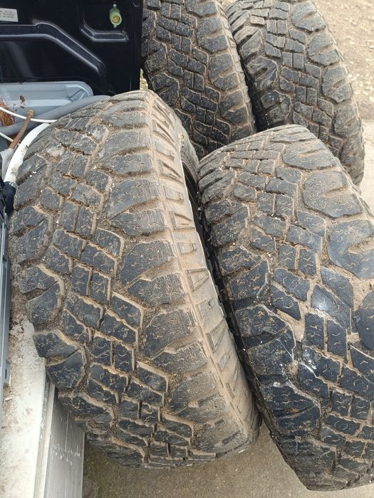 Гуми с джанти за японски джип