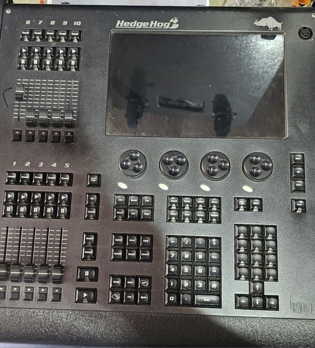 Световая консоль Hadge hog4