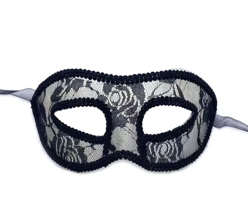 Элегантная карнавальная маска для женщин