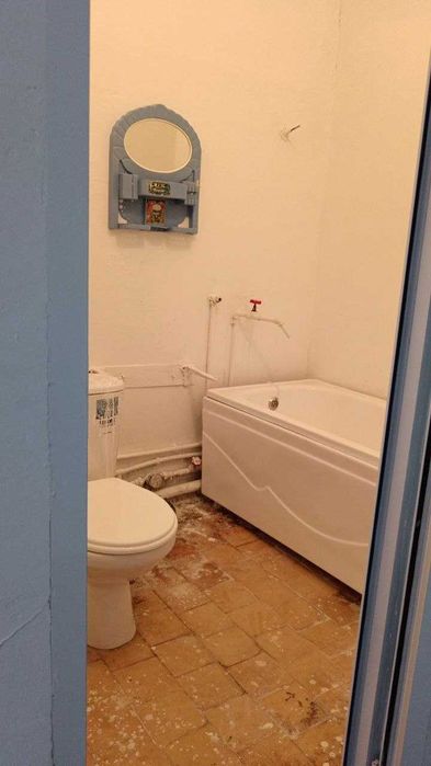 1-ная квартира переделанной на двух, г.Джизак Ц-2Б,24-14