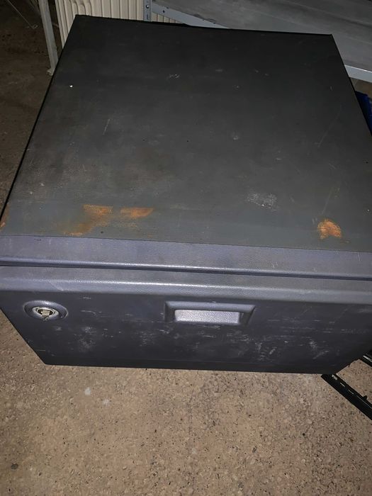 Vand frigider auto 12v/24v/220v