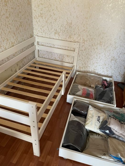 Детская кровать без матраса