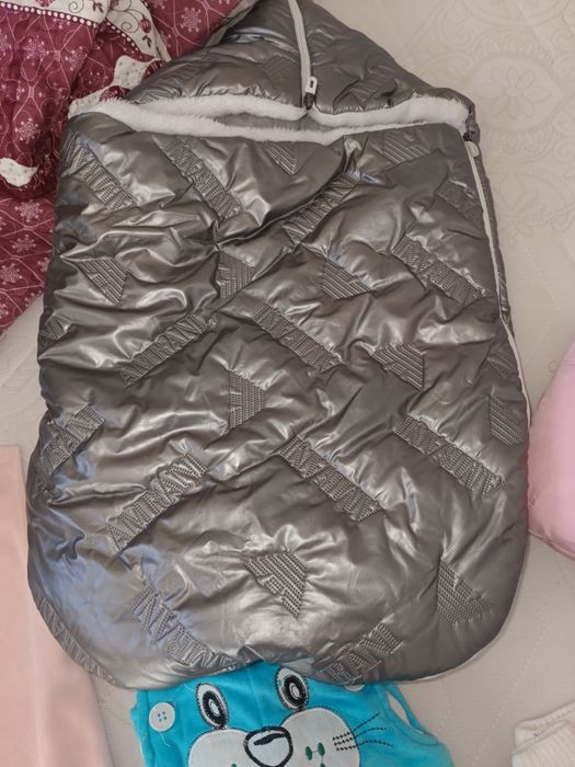 Вещи для ребенка и конверты