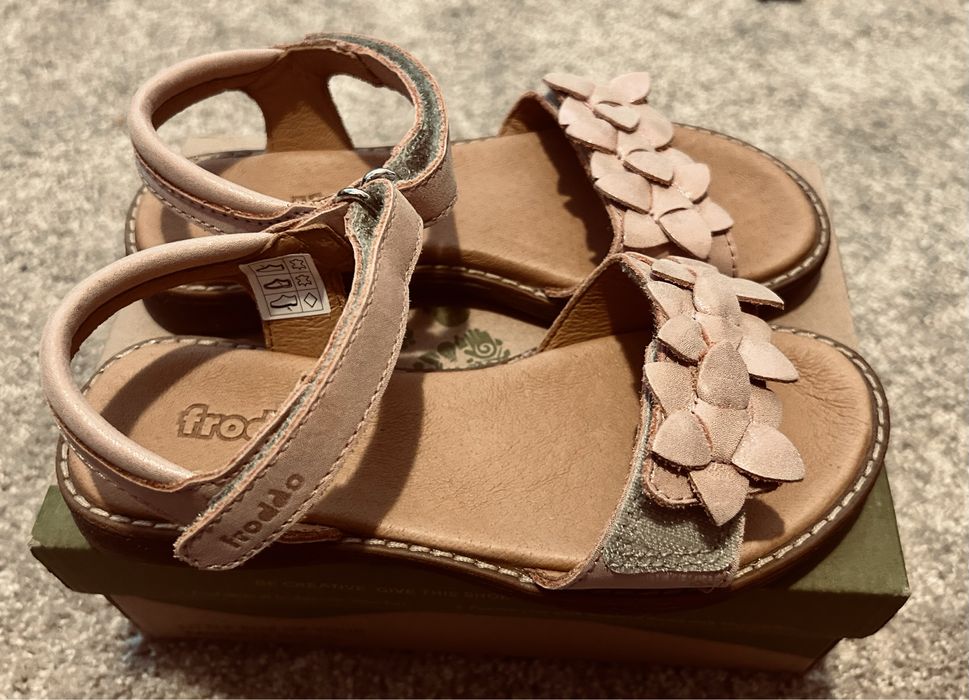 Vand sandale Froddo noi marimea 30