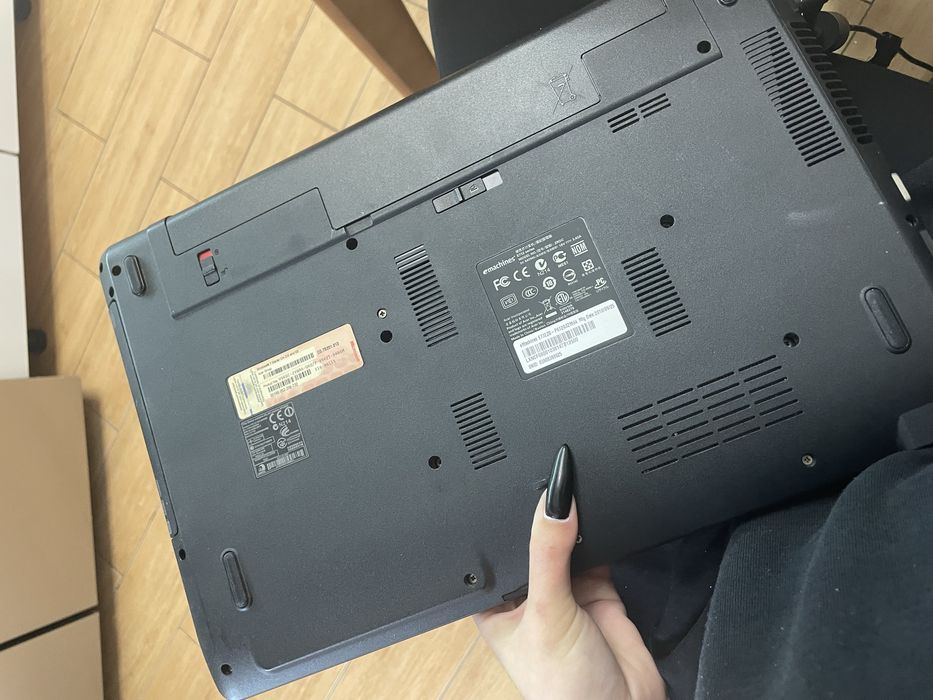 Ноутбук eMachines