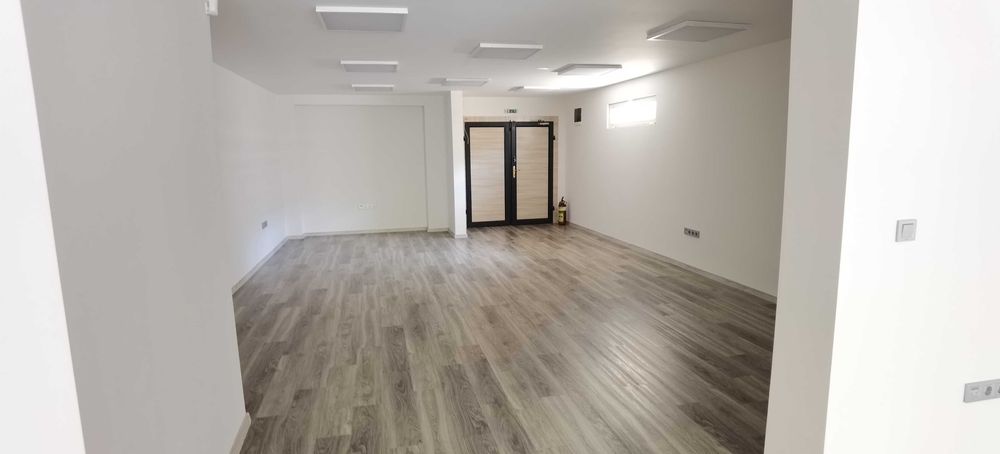 Дава се под наем Офис в Пловдив, Център - 130 кв.м за 1581 € - Снимка #2