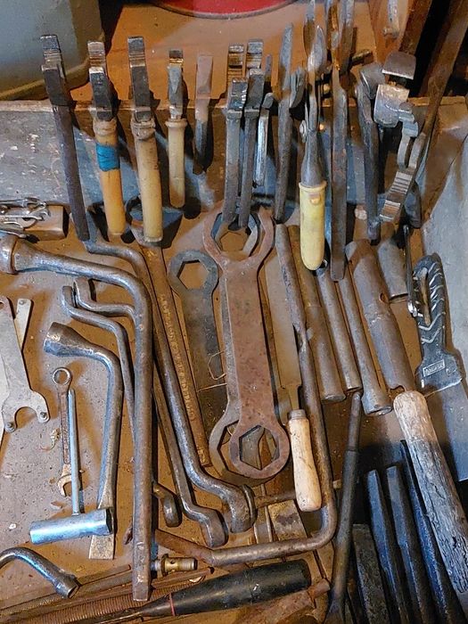 Продам ключи,напильники и др.