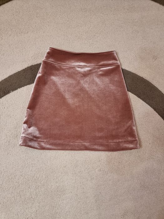 Бутикова плюшена пола