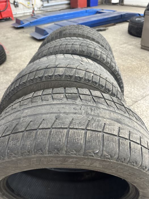 Продам резину б/у 215/55/16