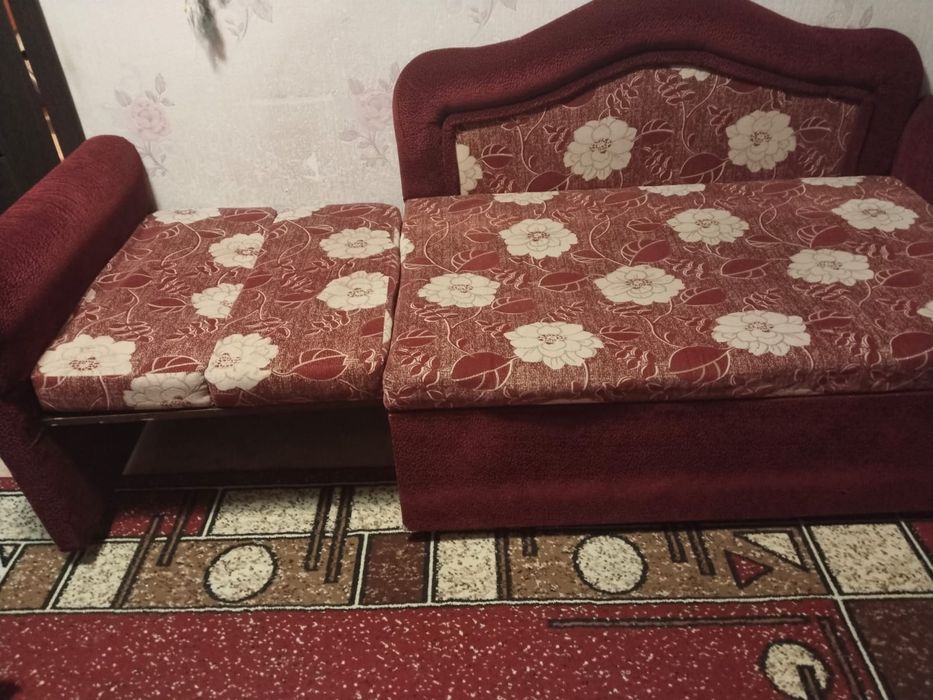 Продам подростковый диван бу