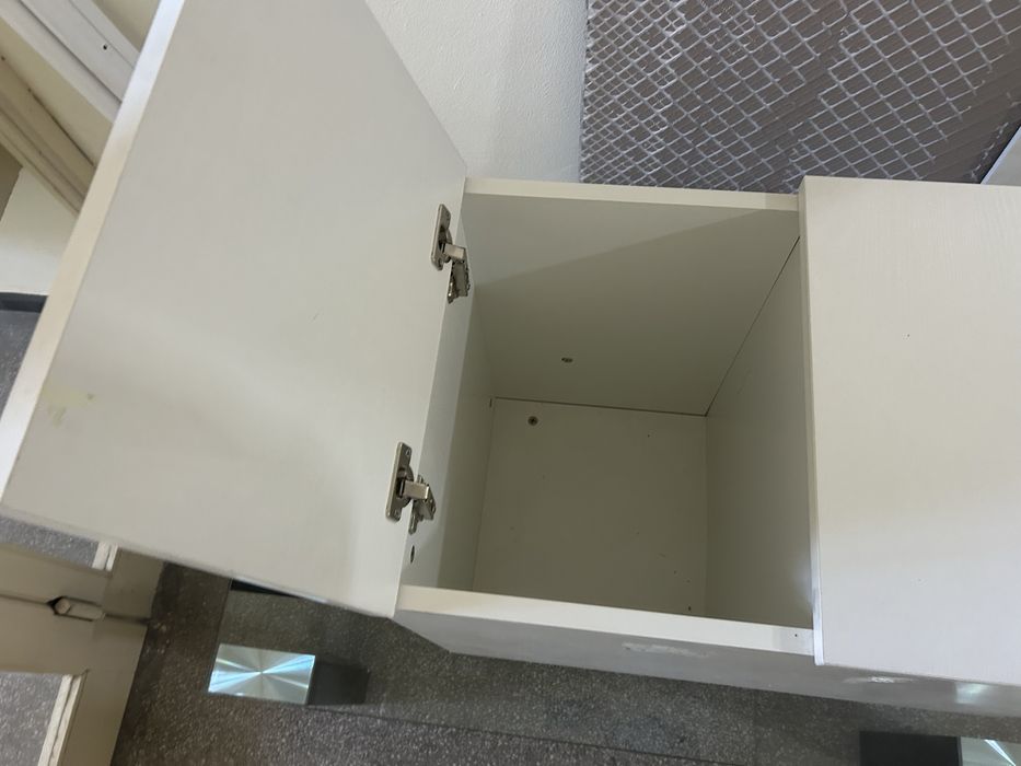 Легло с матрак,чекмеджета и отделна ракла