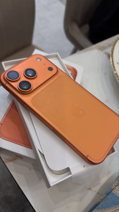 Продам 17 Pro 1 тб