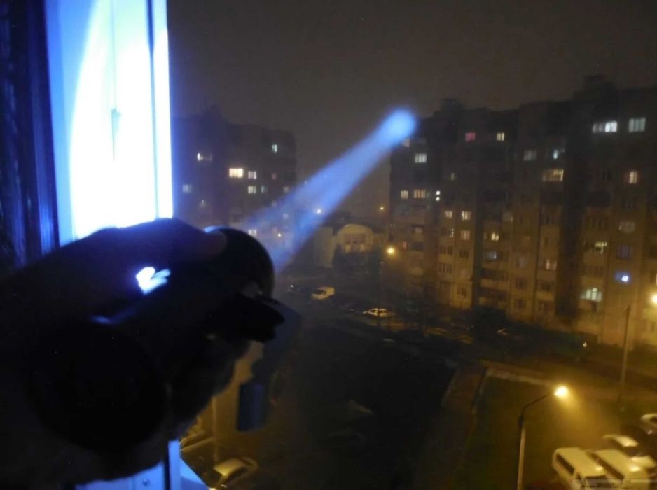 Подарок мужчине мощный фонарь