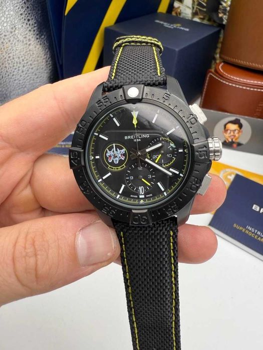breitling avenger колекция B