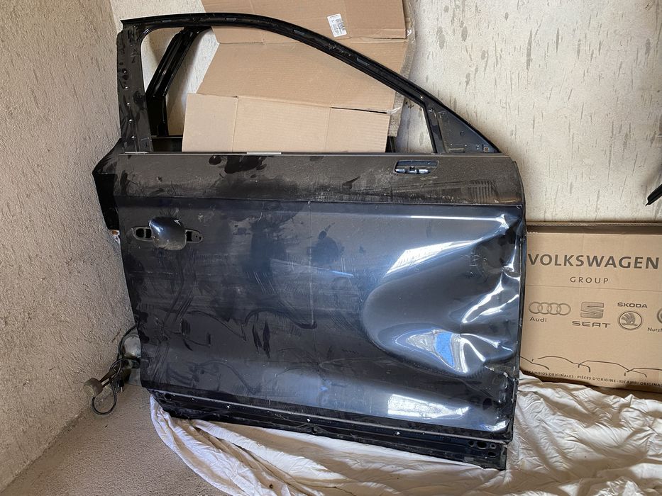 Две десни врати( предна и задна) за Ауди q5 -2018