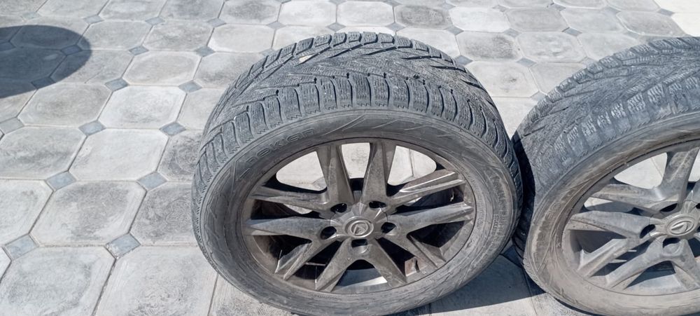 Продам диски с шинами!