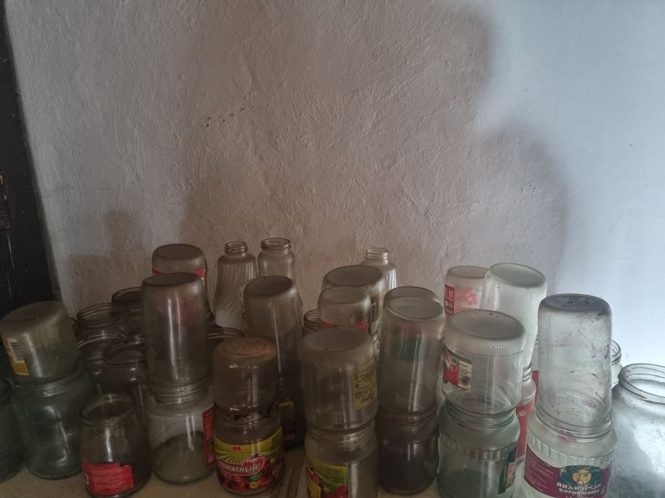 Банки даром б/у без крышек