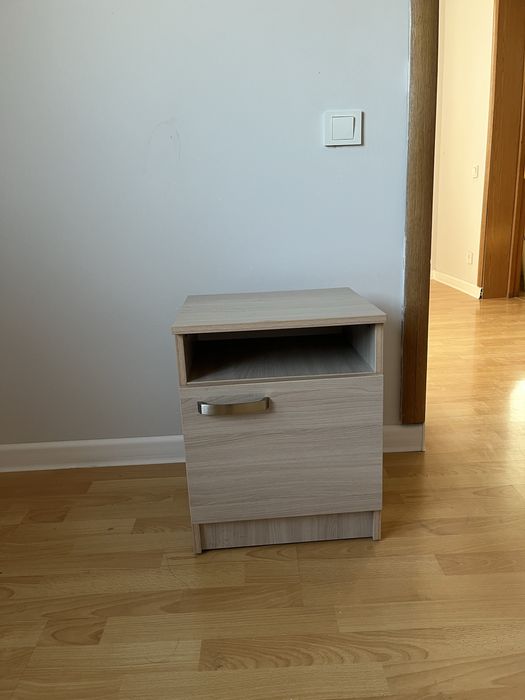 Шкаф с тумбочкой