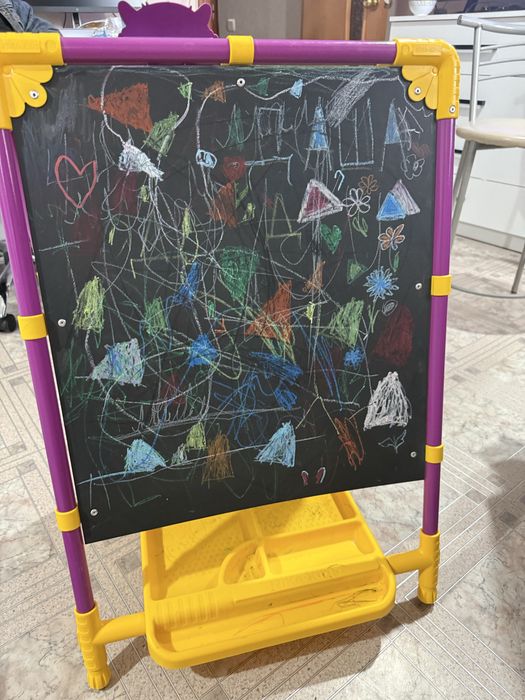 Продам Мольберт детский