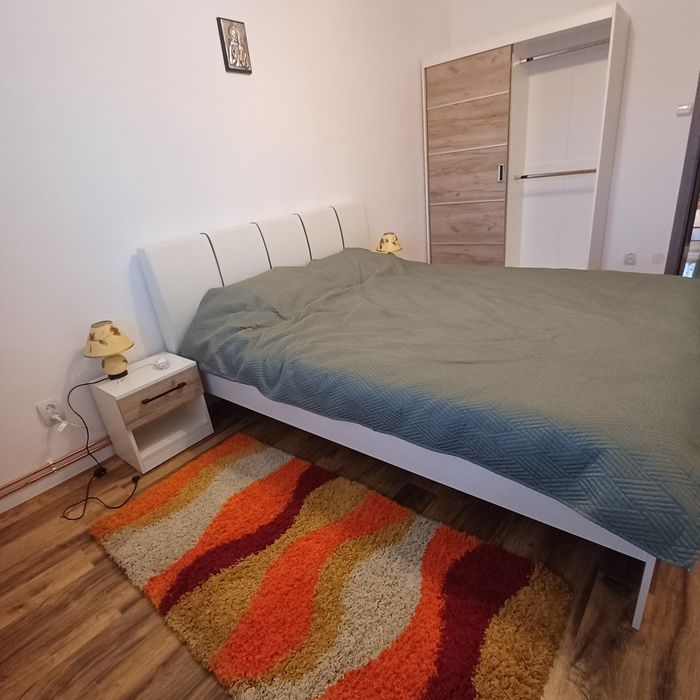 Apartament de închiriat