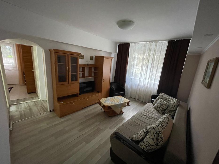 Inchiriez apartament cu 3 camere