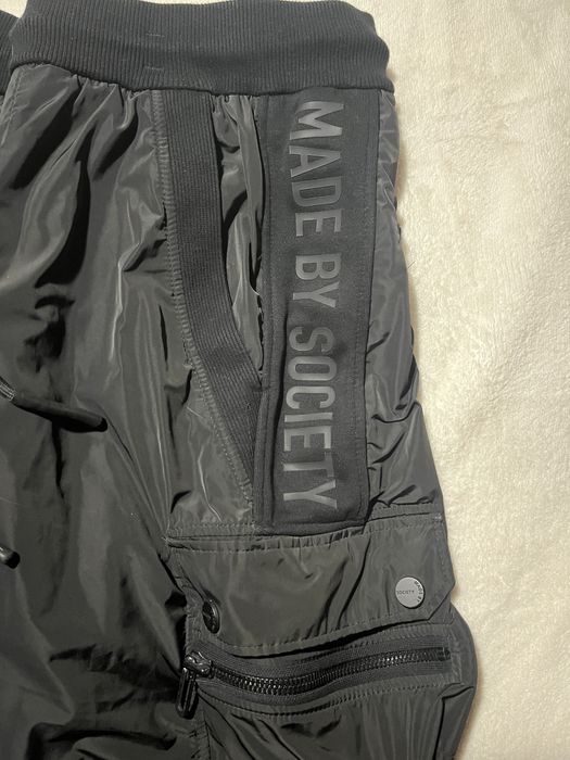 Pantaloni Made By Society