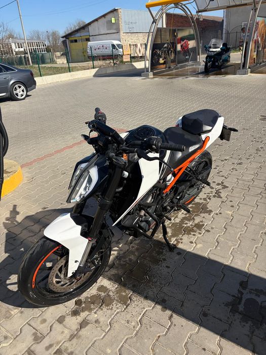 Vând KTM  Duke 125