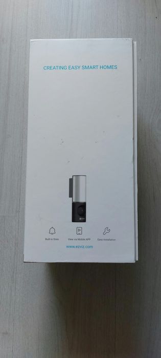 EZVIZ LC3 2K+ Smart Security Light Camera с 32GB вградена памет