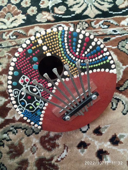 Калимба,колимба ( музыкальный инструмент)