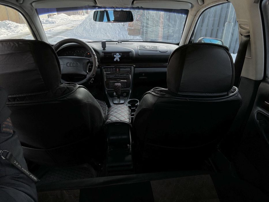 Автомобиль Ауди А4 97 год