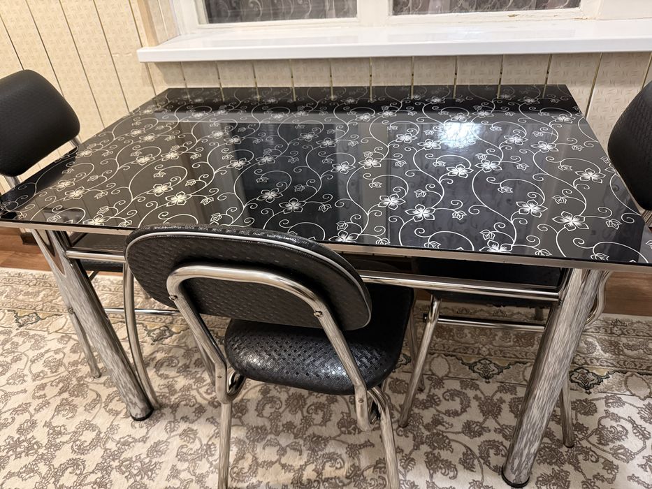 Кузонный стол исо стульями