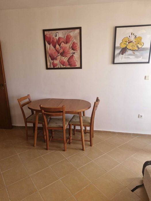 Дава се под наем Тристаен апартамент в Несебър - 80 кв.м за 612 € - Снимка #1