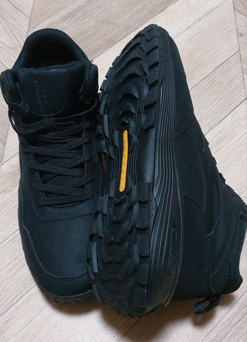 Новые качественные кроссовки STROBBS  42 размер!