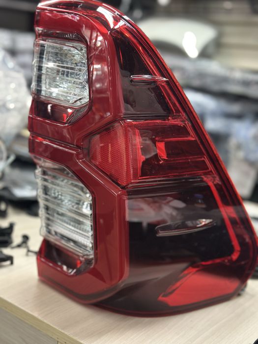 Задний фонарь на Hilux (Хайлюкс)