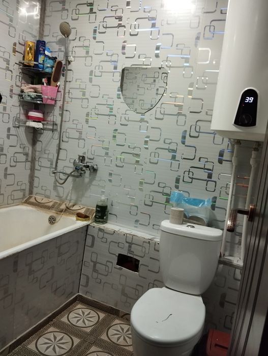 3 mikrarayonda 2 xonali uy sotiladi 34.000