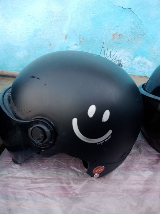 Продам каски для мото