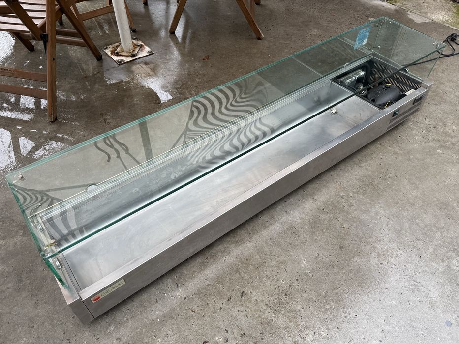 Салатна хладилна витрина