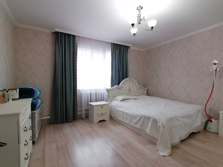 Продается 2х ком дом с времянкой + гараж