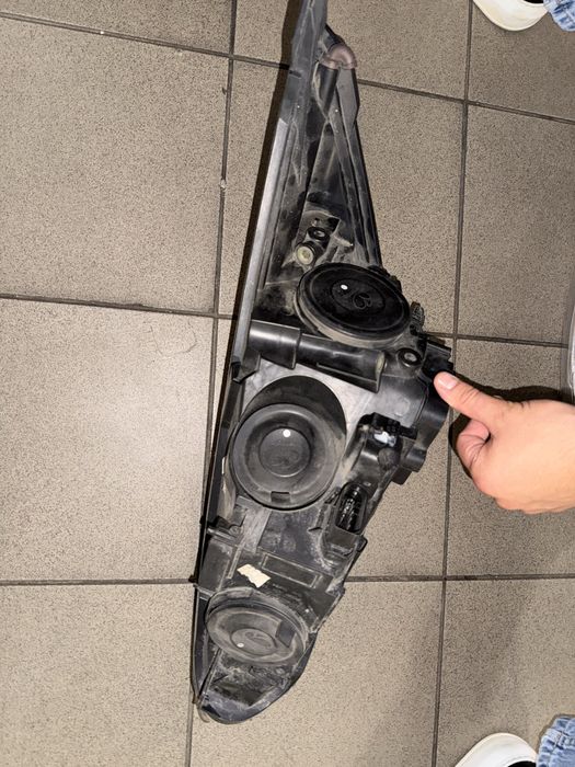 Far Faruri xenon adaptiv Ford Focus 3 far xenon bmw e91
