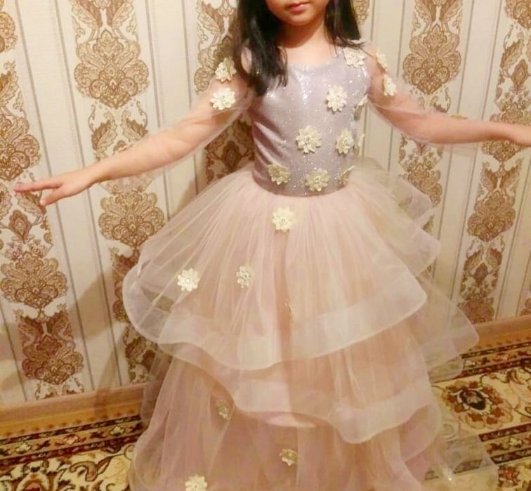 Нарядное платье для девочки