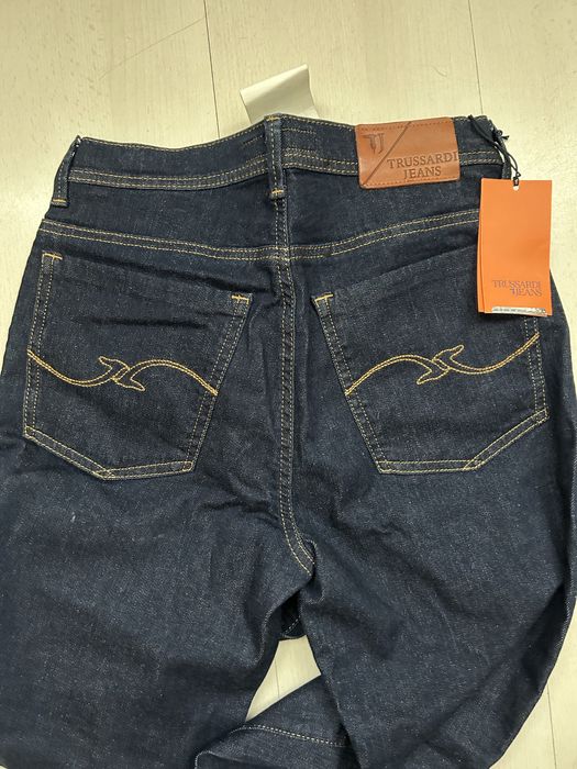 НАМАЛЯВАМ на 40 лв, Уникални дънки Трусарди, чисто нови с етикет