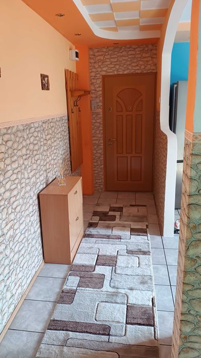 Inchiriez apartament 2 camere,confort 1