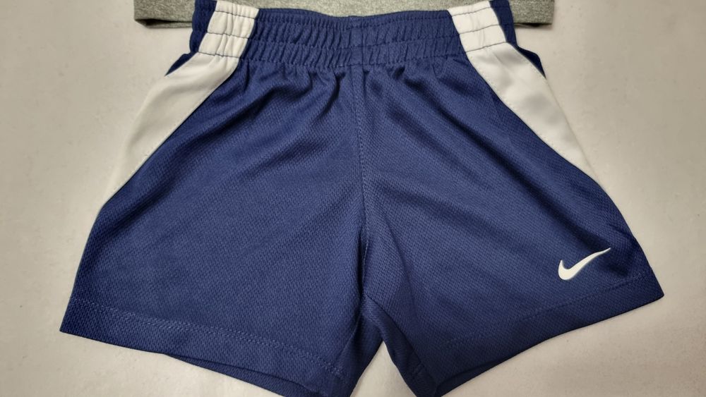 Compleu de vară Nike ca NOU