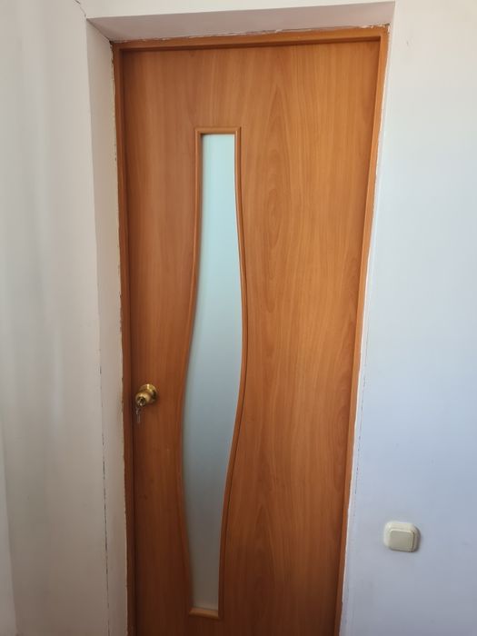продам 4 двери в хорошем состоянии