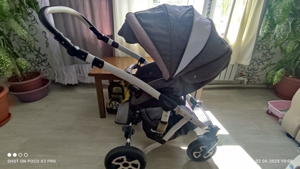 Продам коляску "ADEMIX".