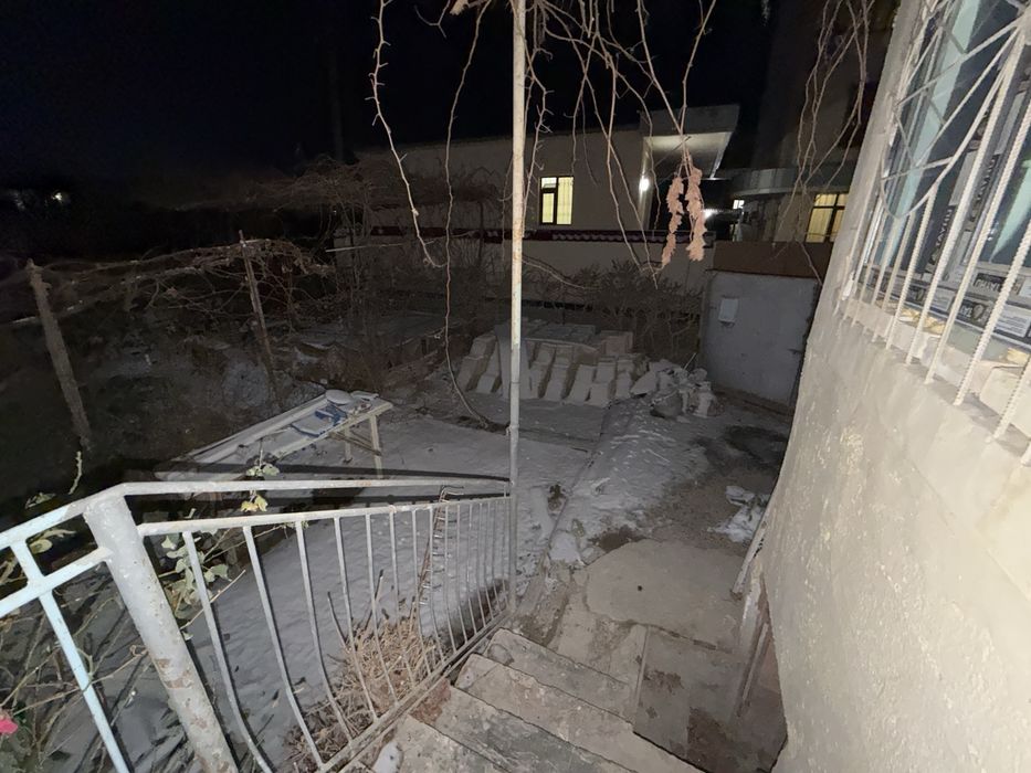 Продаётся 1+ плюс комнатная квартира 1-ый этаж с двориком 6-микр