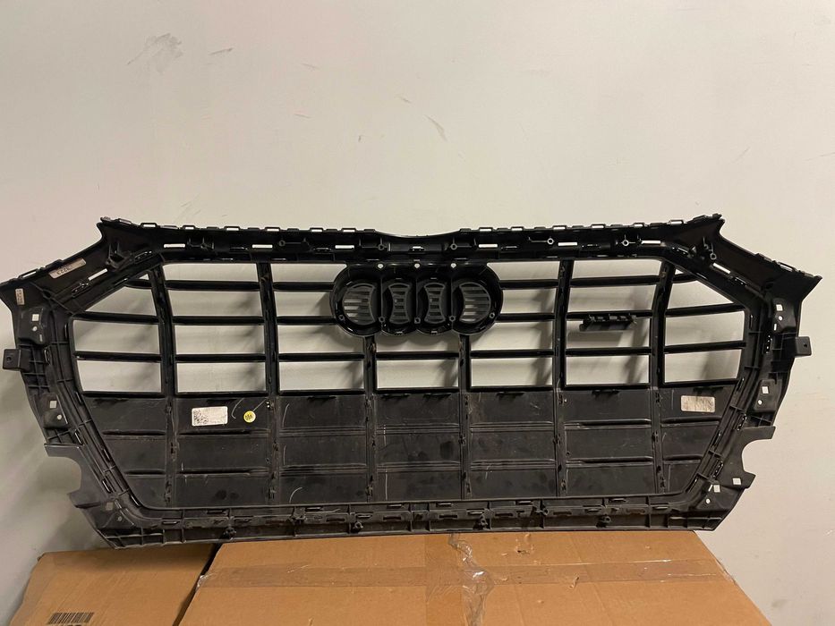 Grila fata originala AUDI Q5 Face lift 2021 Fara defecte.