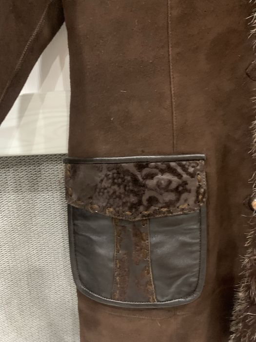 Пальто зимнее , дубленка , удлинненая.